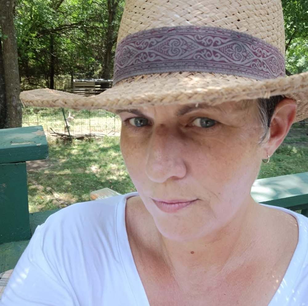 Meet your Posher, Carrie